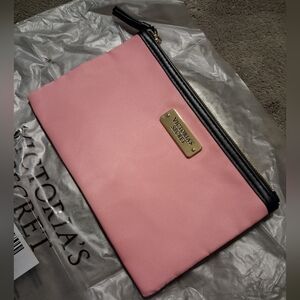 Victoria's Secret Makeup Pouch Gift Pink Zip NWT